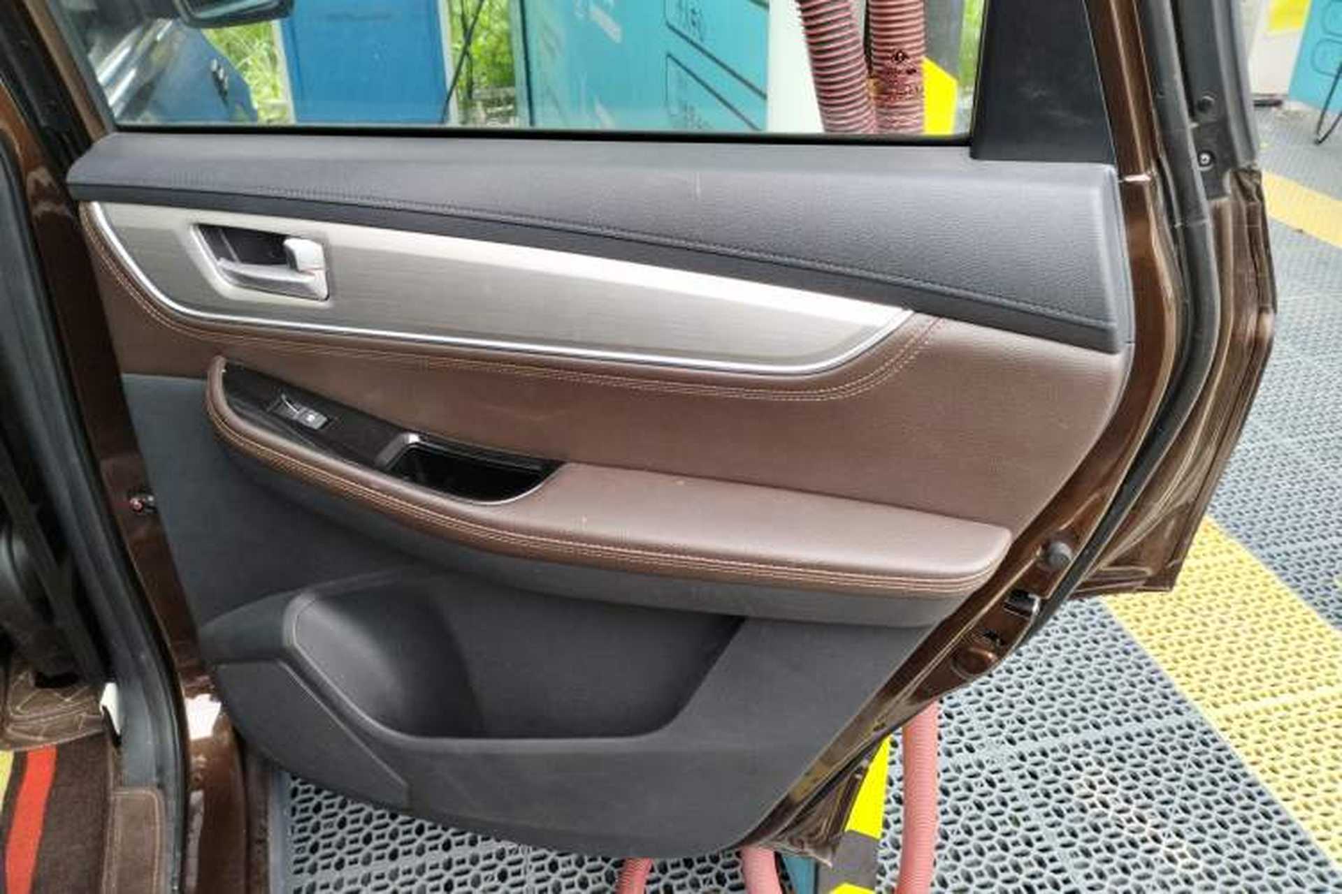 Used FORTHING Joyear X5 2017 Jingxiang Series 1.5T CVT Luxury Model Right Rear Door Interior
