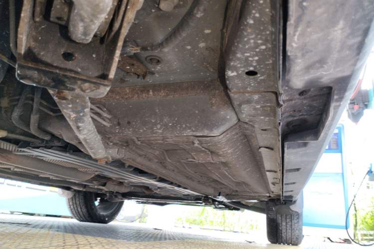 Used FORTHING Joyear X5 2017 Jingxiang Series 1.5T CVT Luxury Model Right Side Sill