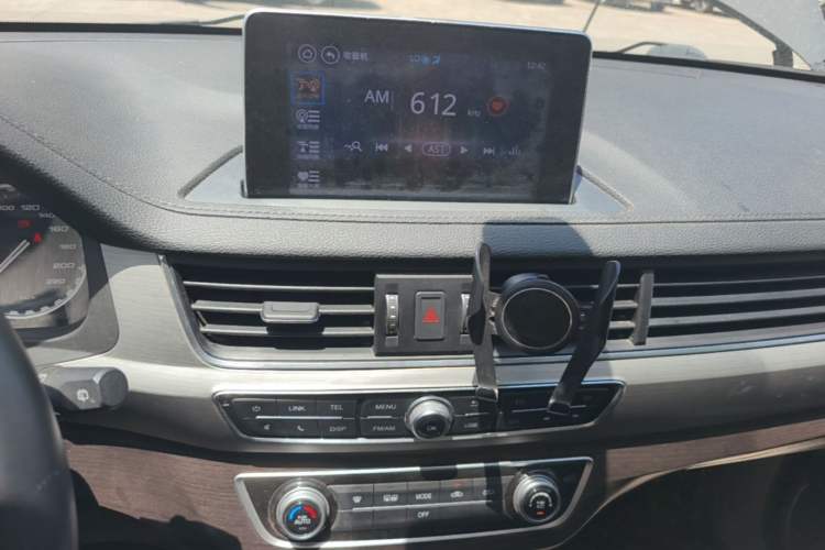 Used FORTHING Joyear X5 2017 Jingxiang Series 1.5T Manual Luxury Model Audio And AC Panel