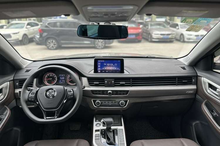 Used FORTHING Joyear X5 2017 Jingxiang Series 1.5T CVT Luxury Model Center Console