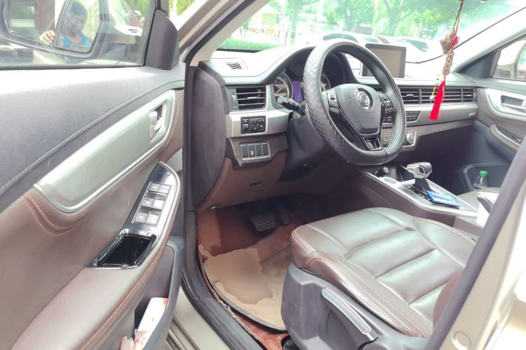 Used FORTHING Joyear X5 2017 1.6L CVT Luxury Model Driver Seat