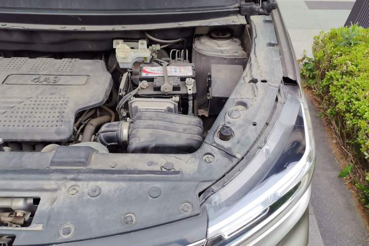 Used FORTHING Joyear X5 2017 1.6L CVT Luxury Model Engine Bay Left