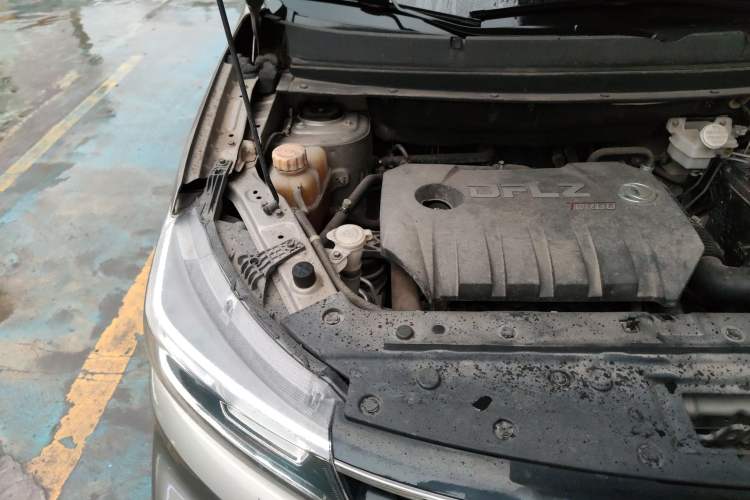 Used FORTHING Joyear X5 2017 Jingxiang Series 1.5T Manual Luxury Model Engine Bay Right