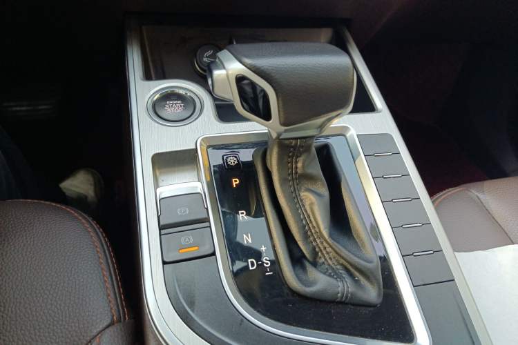 Used FORTHING Joyear X5 2017 Jingxiang Series 1.5T CVT Luxury Model Gear Lever