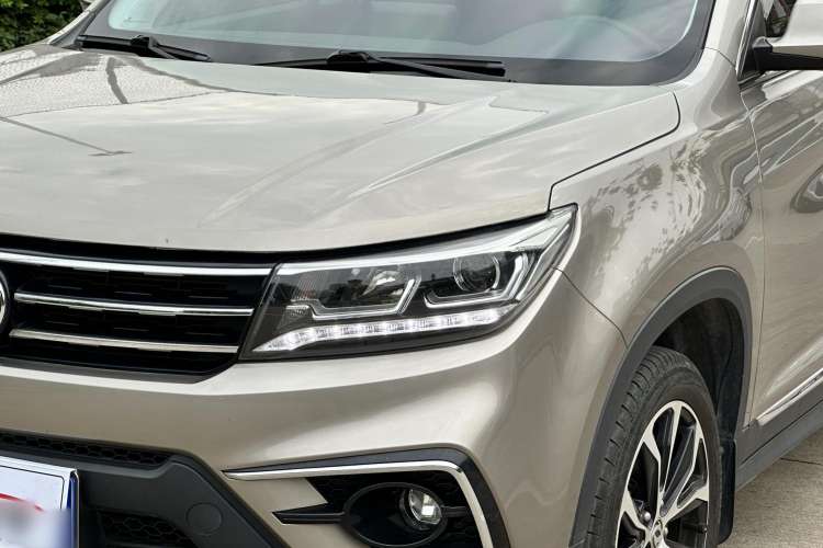 Used FORTHING Joyear X5 2017 Jingxiang Series 1.5T CVT Luxury Model Left Front Headlight