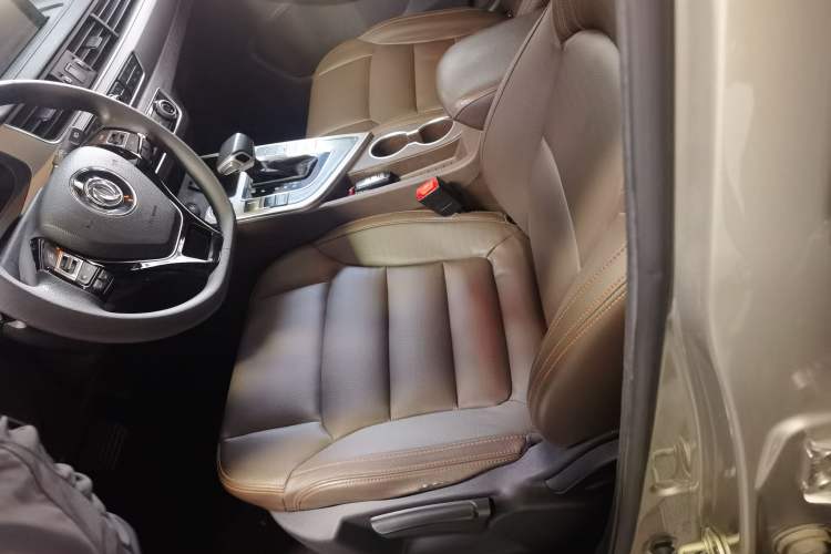 Used FORTHING Joyear X5 2017 Jingxiang Series 1.5T CVT Luxury Model Left Front Seat