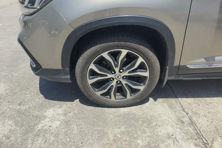 Used FORTHING Joyear X5 2017 Jingxiang Series 1.5T Manual Luxury Model Left Front Wheel Hub