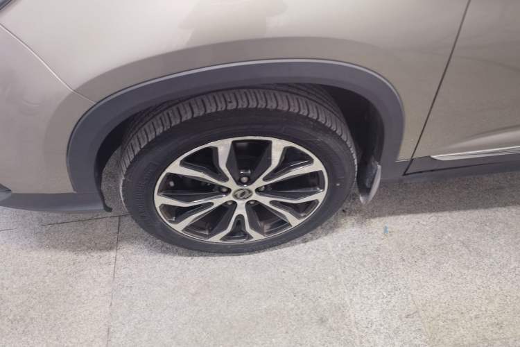 Used FORTHING Joyear X5 2017 Jingxiang Series 1.5T CVT Luxury Model Left Front Wheel Hub