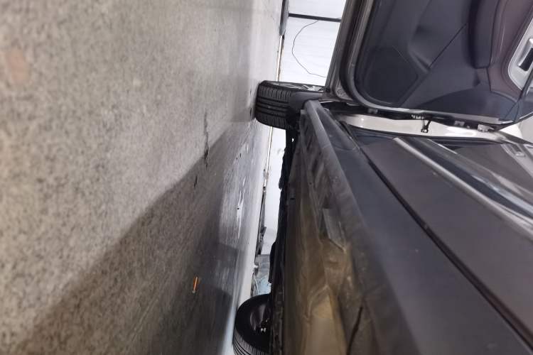 Used FORTHING Joyear X5 2017 Jingxiang Series 1.5T CVT Luxury Model Left Side Sill