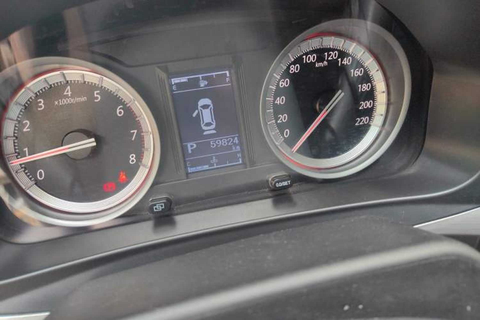Used FORTHING Joyear X5 2017 1.6L CVT Luxury Model Odometer Close Up