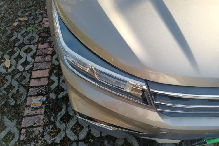 Used FORTHING Joyear X5 2017 Jingxiang Series 1.5T CVT Luxury Model Right Front Headlight