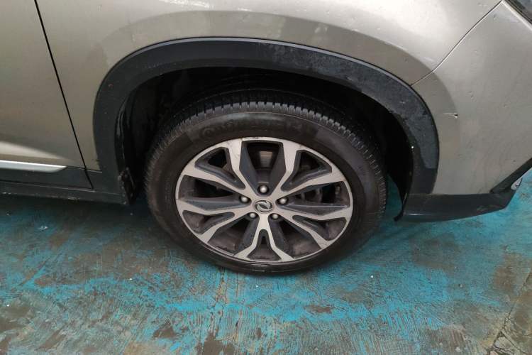Used FORTHING Joyear X5 2017 Jingxiang Series 1.5T Manual Luxury Model Right Front Wheel Hub