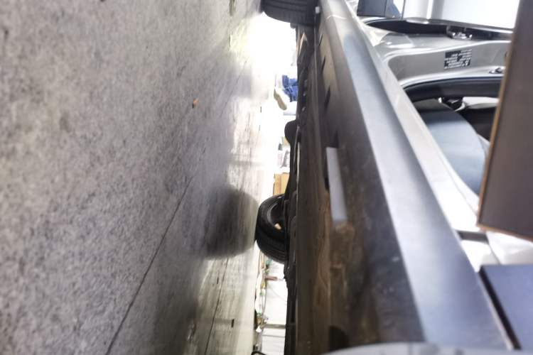 Used FORTHING Joyear X5 2017 Jingxiang Series 1.5T CVT Luxury Model Right Side Sill