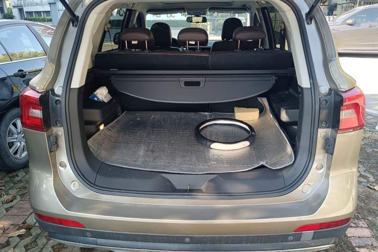 Used FORTHING Joyear X5 2017 Jingxiang Series 1.5T CVT Luxury Model Trunk