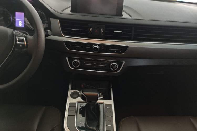 Used FORTHING Joyear X5 2017 1.6L CVT Luxury Model Audio And AC Panel