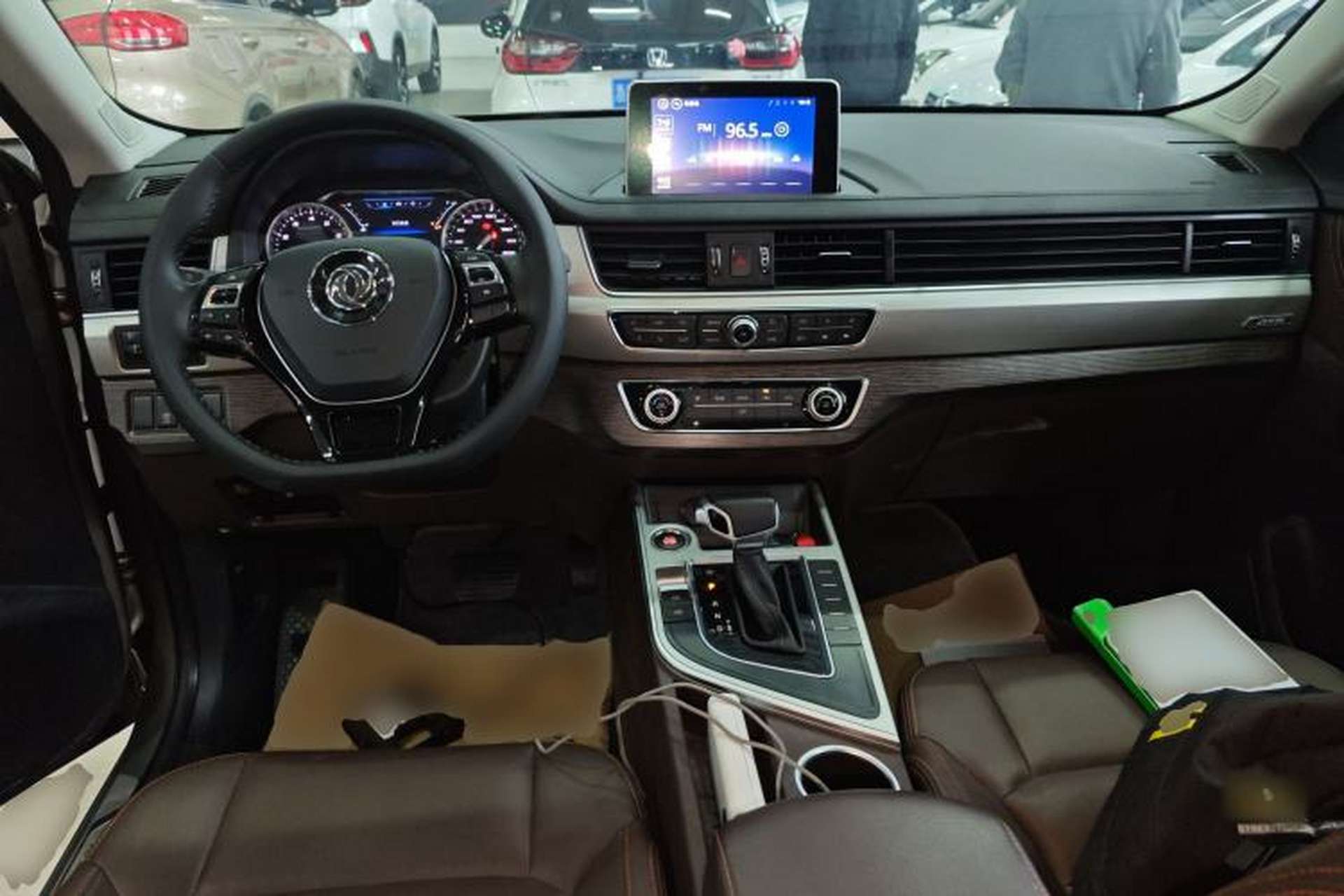 Used FORTHING Joyear X5 2017 Jingxiang Series 1.5T CVT Luxury Model Center Console