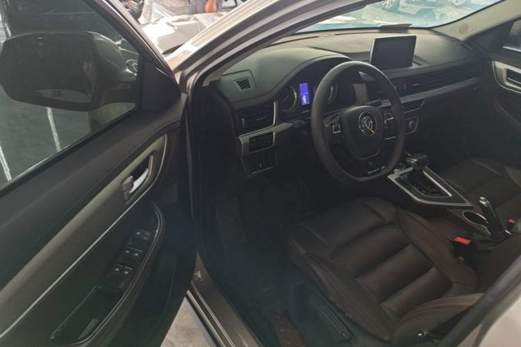 Used FORTHING Joyear X5 2017 1.6L CVT Luxury Model Driver Seat