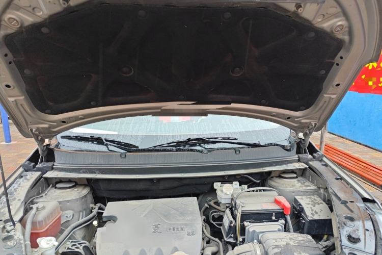 Used FORTHING Joyear X5 2017 Enjoy Series 1.6L CVT Luxury Model Engine Bay