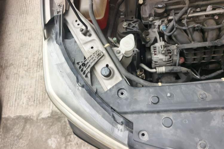 Used FORTHING Joyear X5 2017 1.6L Manual Luxury Model Engine Bay Right
