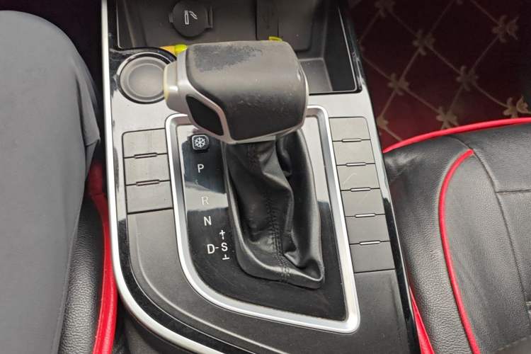 Used FORTHING Joyear X5 2017 Enjoy Series 1.6L CVT Luxury Model Gear Lever