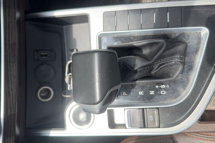Used FORTHING Joyear X5 2017 Jingxiang Series 1.5T CVT Luxury Model Gear Lever