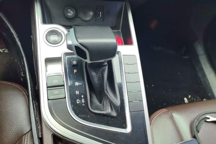Used FORTHING Joyear X5 2017 Jingxiang Series 1.5T CVT Luxury Model Gear Lever