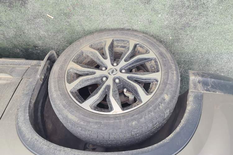 Used FORTHING Joyear X5 2017 Jingxiang Series 1.5T CVT Luxury Model Left Front Wheel Hub