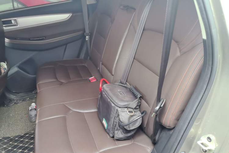 Used FORTHING Joyear X5 2017 Jingxiang Series 1.5T CVT Luxury Model Left Rear Seat