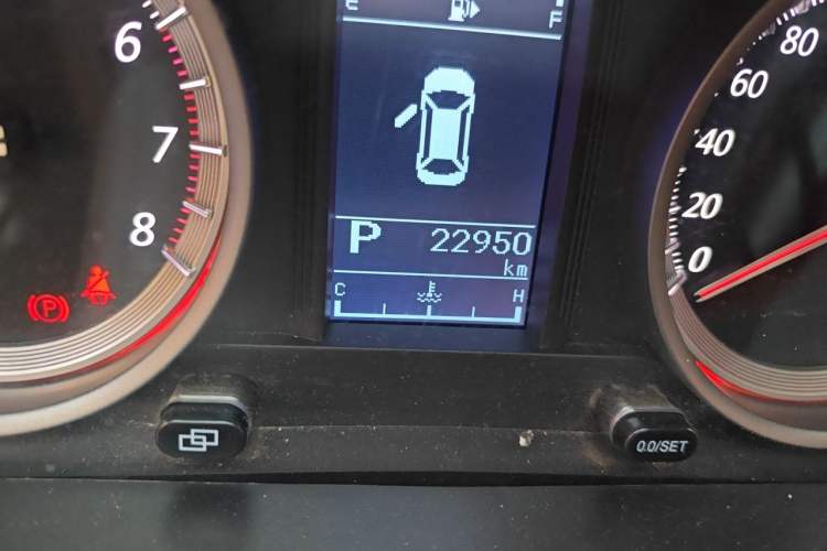 Used FORTHING Joyear X5 2017 Enjoy Series 1.6L CVT Luxury Model Odometer Close Up