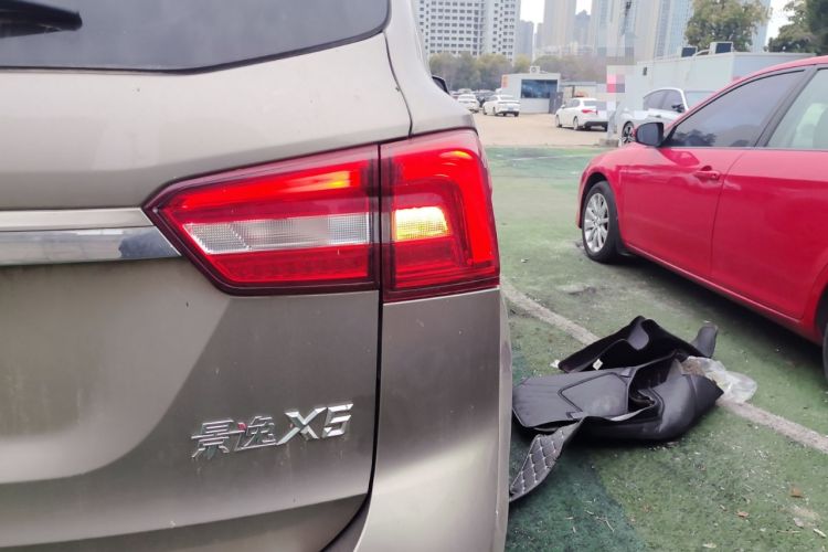 Used FORTHING Joyear X5 2017 Jingxiang Series 1.5T CVT Luxury Model Right Rear Taillight