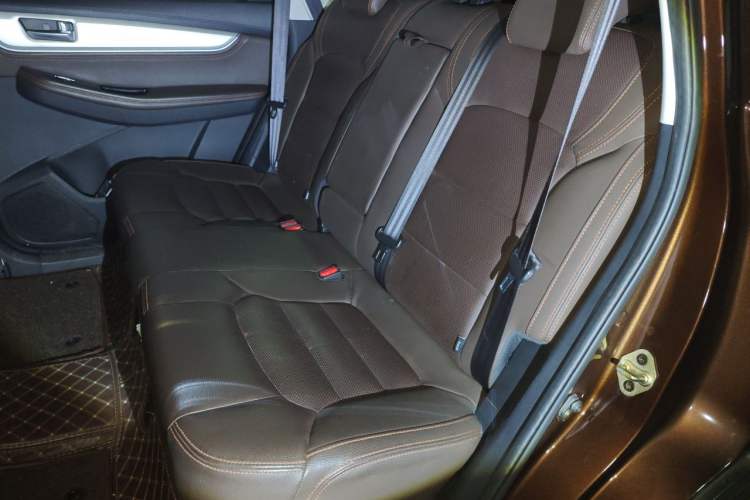Used FORTHING Joyear X5 2017 1.6L CVT Luxury Model Left Rear Seat