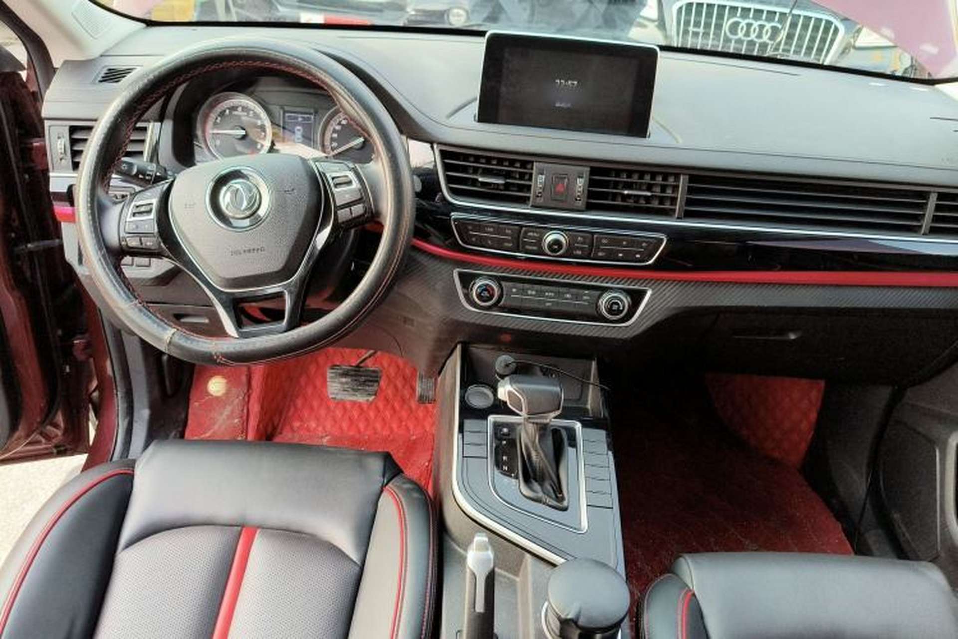Used FORTHING Joyear X5 2017 Enjoy Series 1.6L CVT Luxury Model Center Console