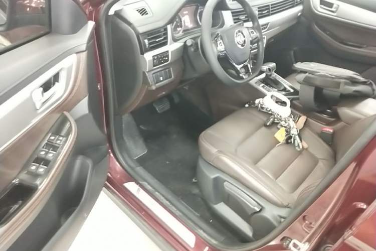 Used FORTHING Joyear X5 2017 Jingxiang Series 1.5T CVT Luxury Model Driver Seat
