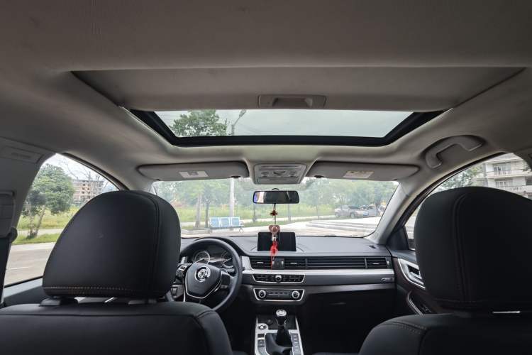 Used FORTHING Joyear X5 2017 2.0L Manual Luxury Version Interior 4