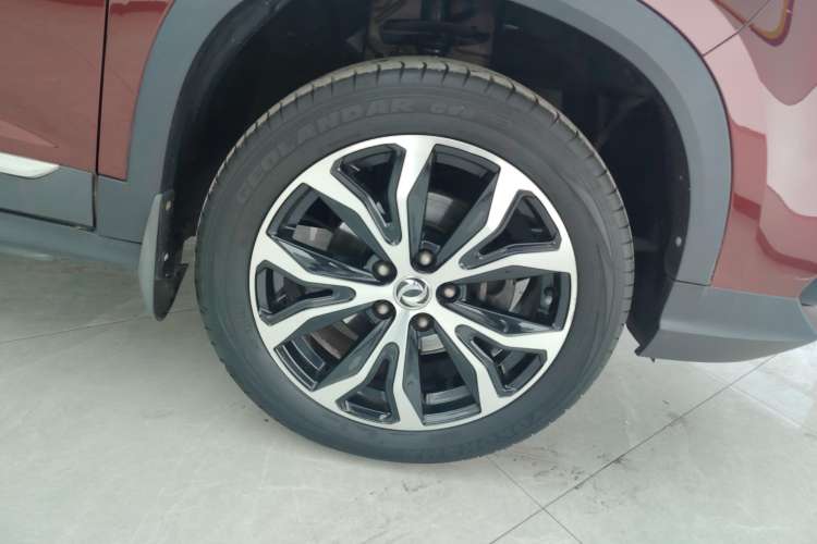 Used FORTHING Joyear X5 2017 Jingxiang Series 1.5T CVT Luxury Model Left Front Wheel Hub