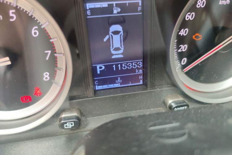 Used FORTHING Joyear X5 2017 1.6L CVT Luxury Model Odometer Close Up