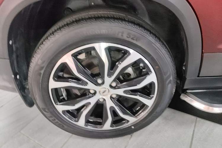 Used FORTHING Joyear X5 2017 Jingxiang Series 1.5T CVT Luxury Model Right Rear Wheel Hub