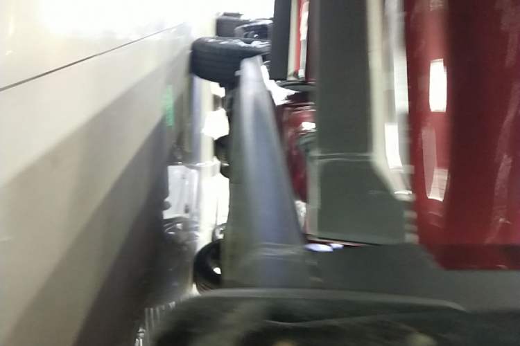 Used FORTHING Joyear X5 2017 Jingxiang Series 1.5T CVT Luxury Model Right Side Sill
