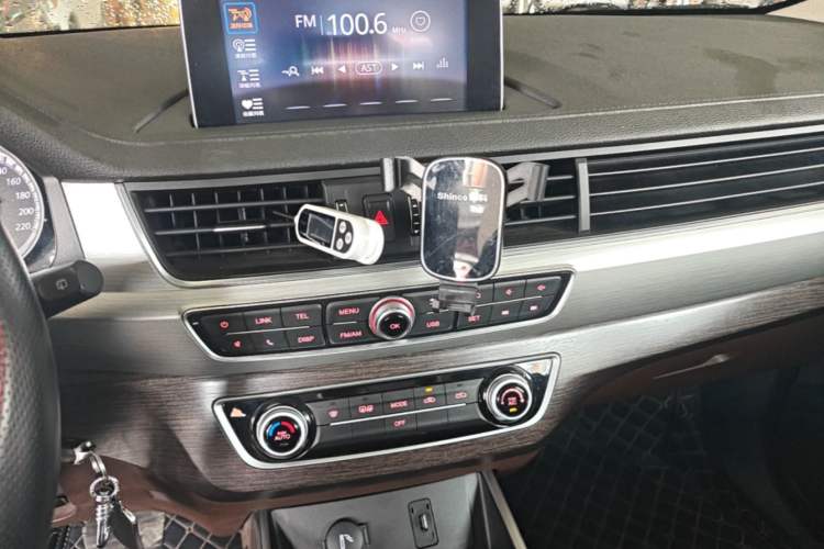 Used FORTHING Joyear X5 2017 1.6L CVT Luxury Model Audio And AC Panel
