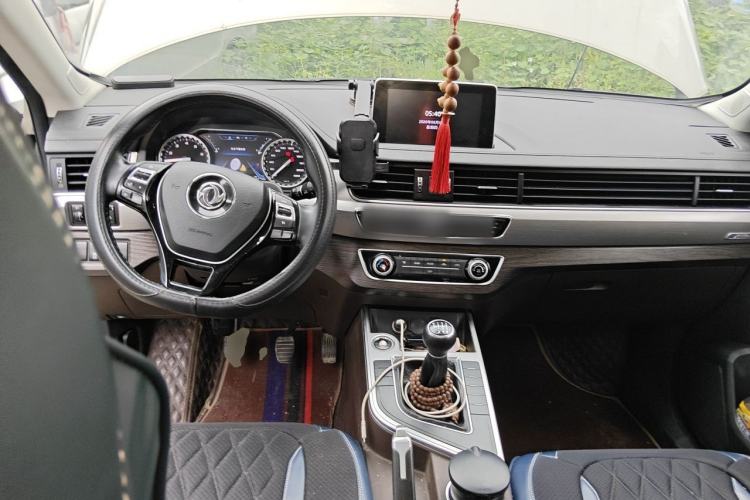 Used FORTHING Joyear X5 2017 Jingxiang Series 1.5T Manual Luxury Model Center Console