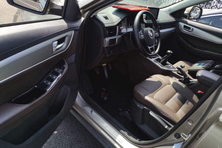 Used FORTHING Joyear X5 2017 Jingxiang Series 1.5T Manual Luxury Model Driver Seat