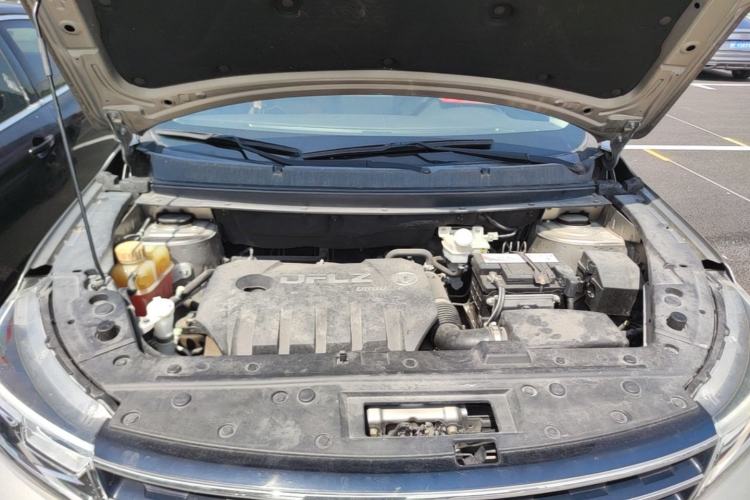 Used FORTHING Joyear X5 2017 Jingxiang Series 1.5T Manual Luxury Model Engine Bay