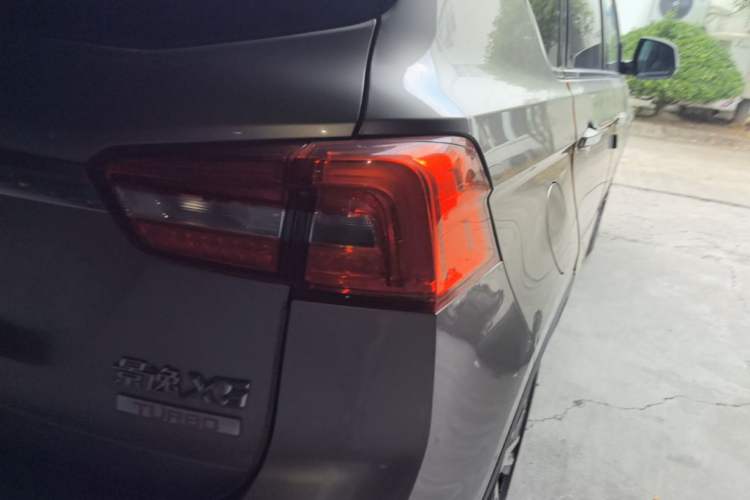 Used FORTHING Joyear X5 2017 Jingxiang Series 1.5T CVT Luxury Model Exterior 3