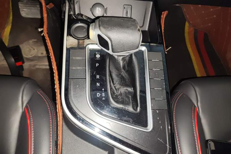 Used FORTHING Joyear X5 2017 Enjoy Series 1.6L CVT Luxury Model Gear Lever