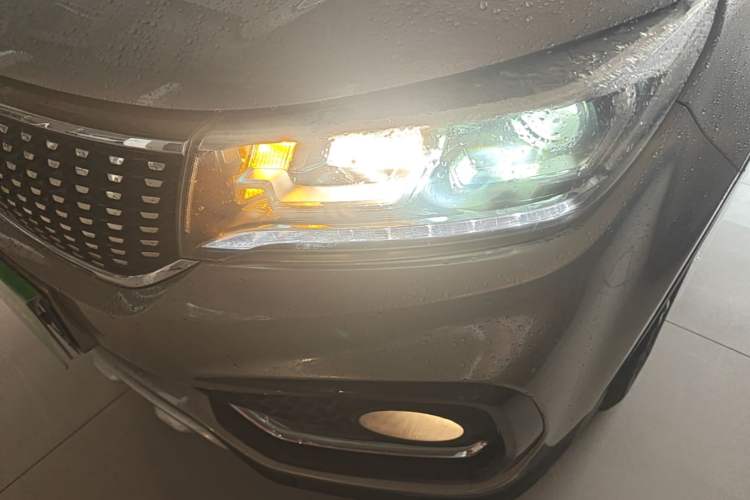 Used FORTHING Joyear X5 2017 1.6L CVT Luxury Model Left Front Headlight