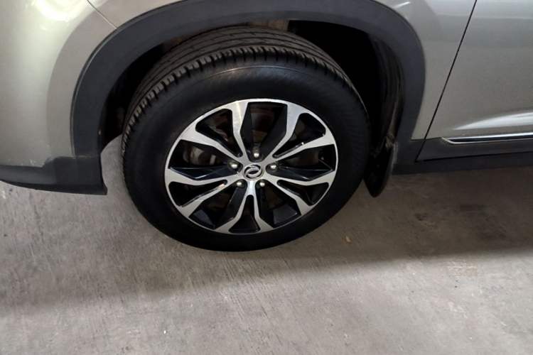 Used FORTHING Joyear X5 2017 1.6L Manual Luxury Model Left Front Wheel Hub