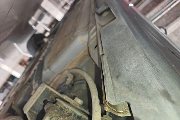 Used FORTHING Joyear X5 2017 1.6L CVT Luxury Model Left Side Sill