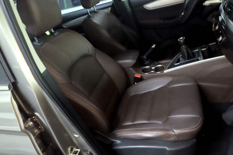 Used FORTHING Joyear X5 2017 1.6L Manual Luxury Model Right Front Seat