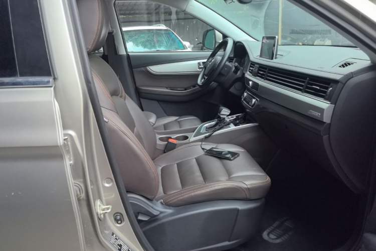 Used FORTHING Joyear X5 2017 Jingxiang Series 1.5T CVT Luxury Model Right Front Seat