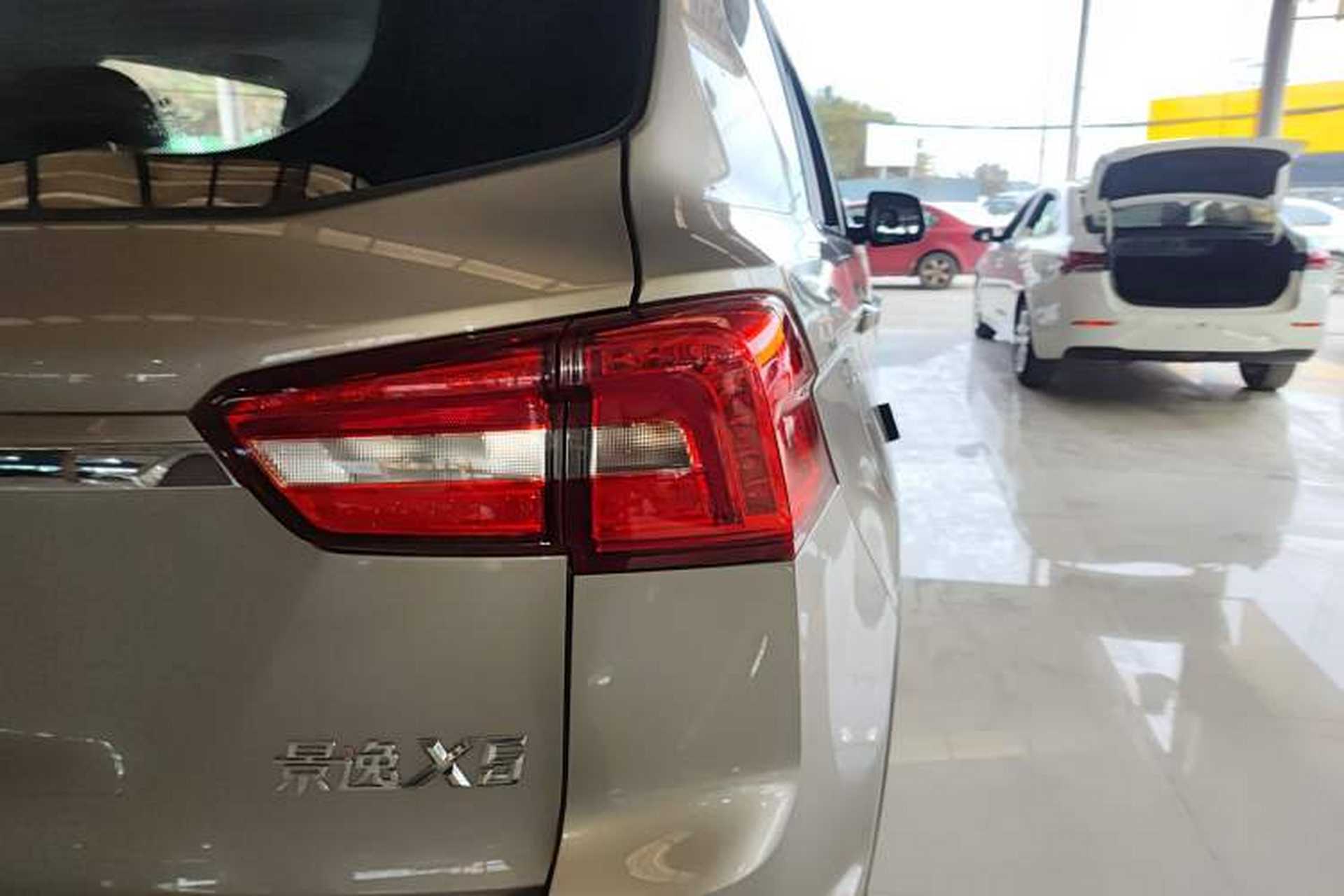 Used FORTHING Joyear X5 2017 Enjoy Series 1.6L CVT Luxury Model Right Rear Taillight